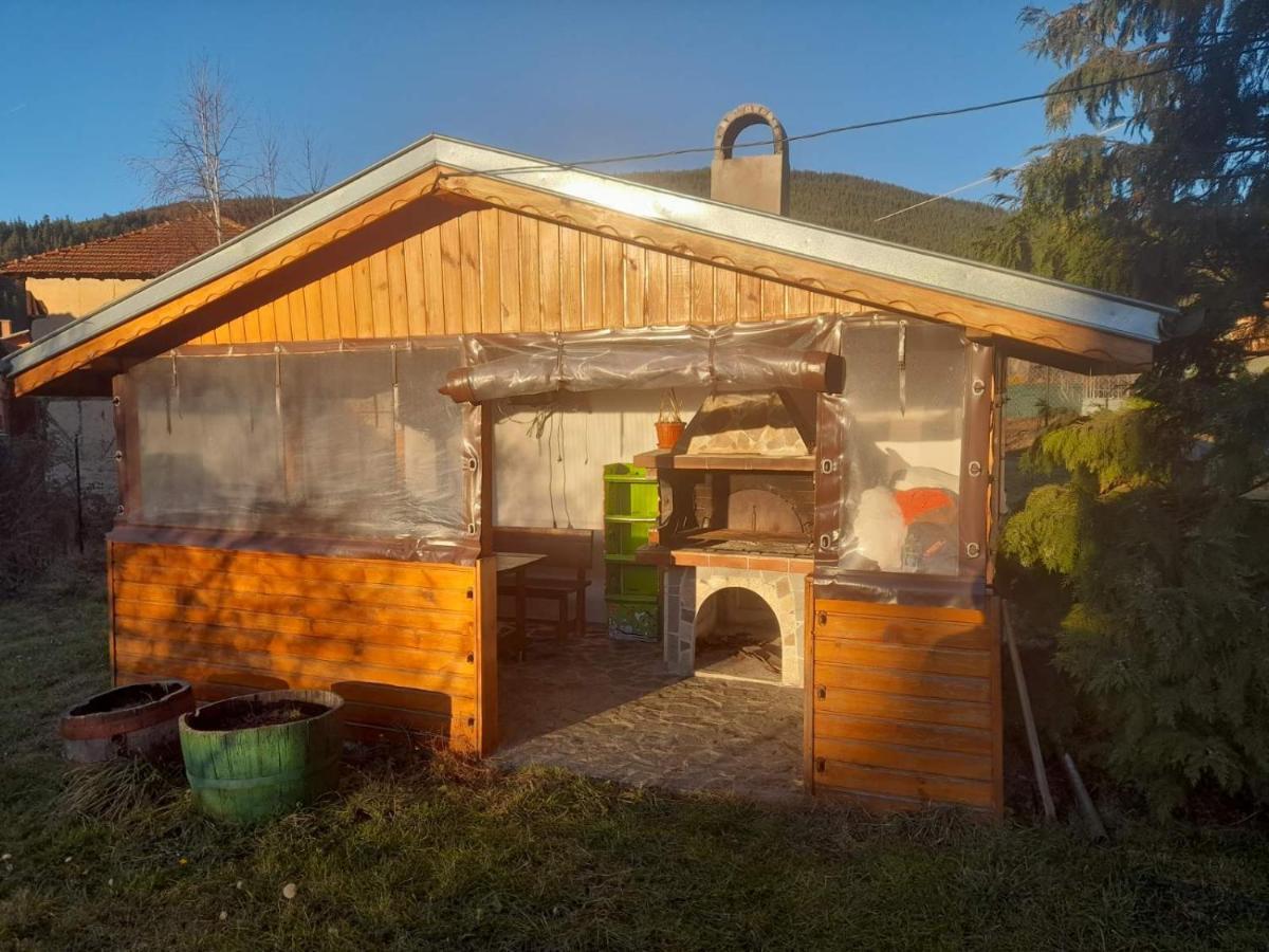 Къща За Гости Дани Govedartsi Esterno foto